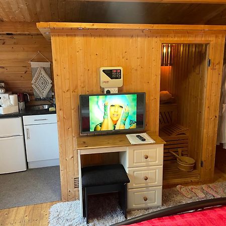 Chalet Free Sauna & Spa Superking Bed Killaloo Buitenkant foto