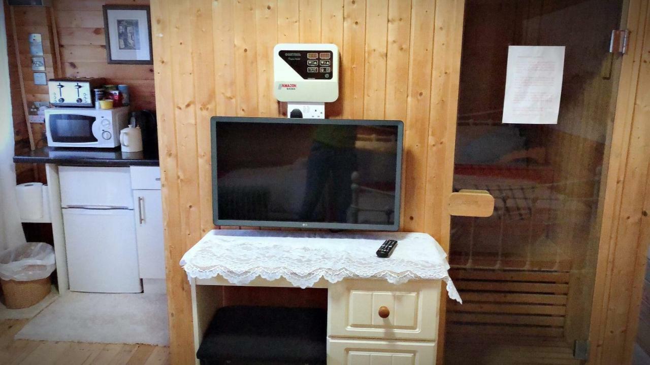 Chalet Free Sauna & Spa Superking Bed Killaloo Buitenkant foto